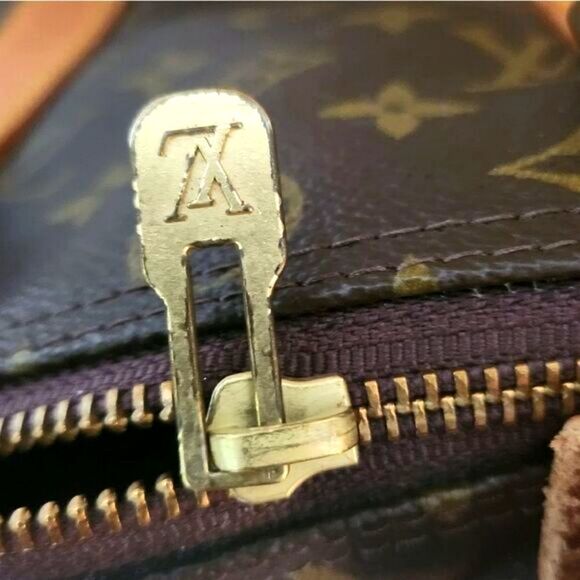 Louis Vuitton Keepall Vintage Travel Bag - Picture 9 of 15